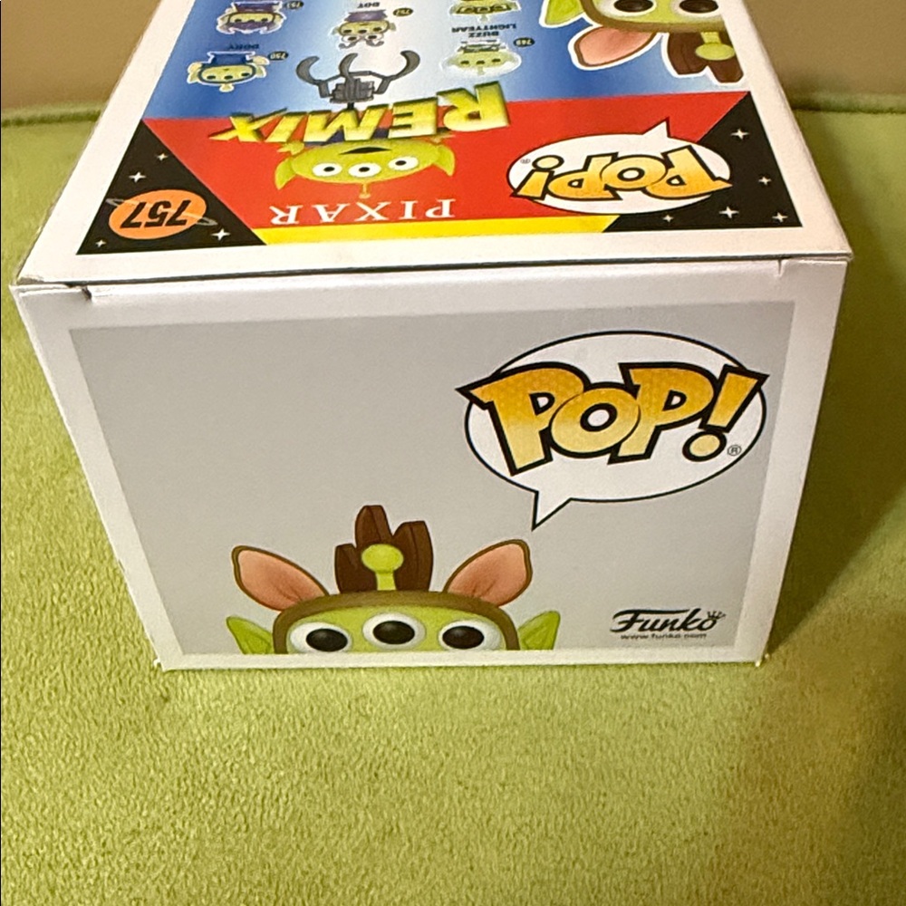 Funko Pop! Disney: Pixar Alien as Bullseye - Picture 7 of 8
